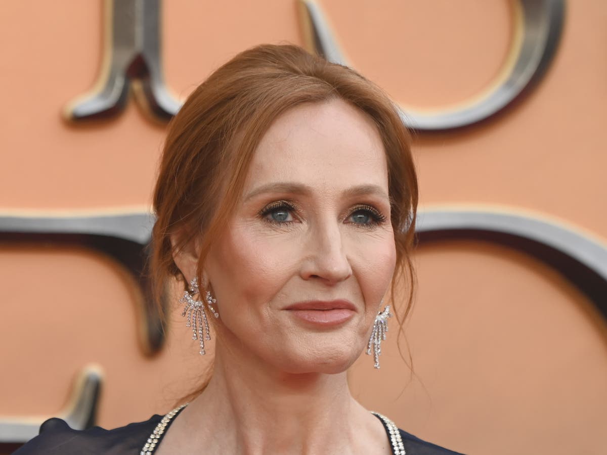 Warner Bros supports JK Rowling after blocking question about author at Harry Potter event