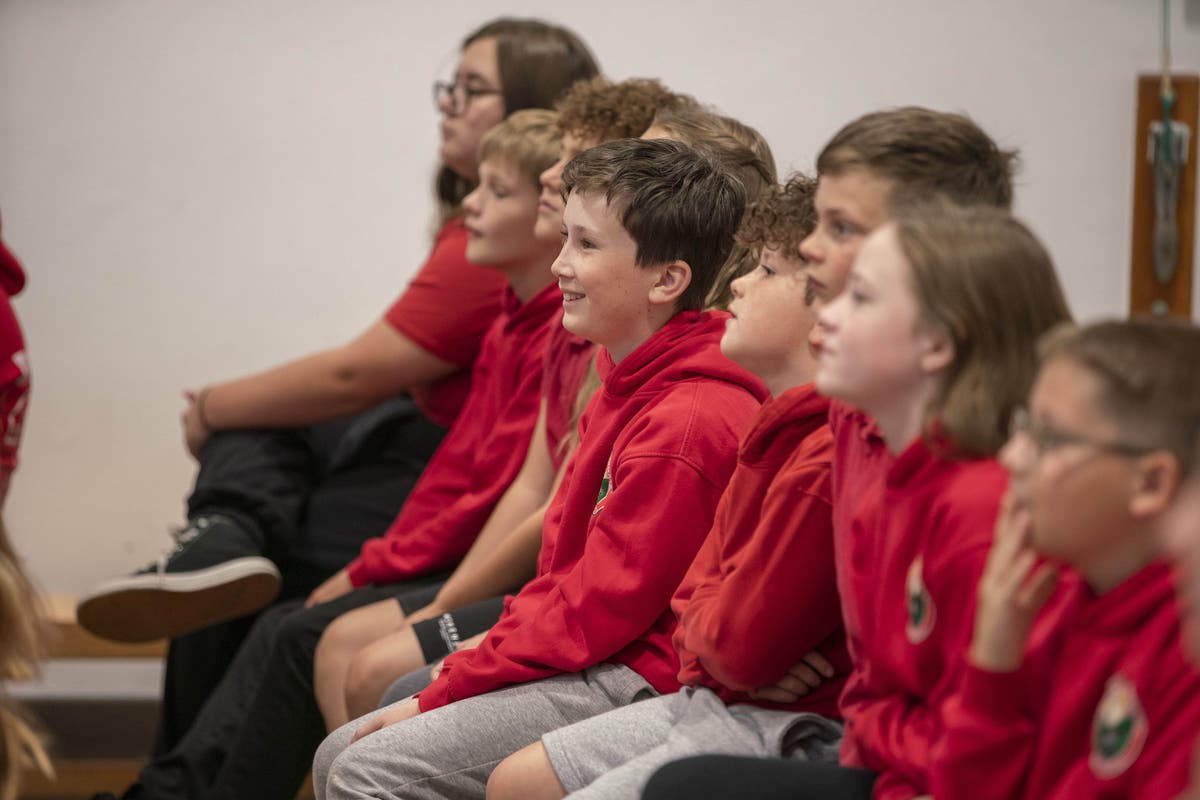 Teachers’ leaders say 5% rise for experienced staff is ‘unacceptable’