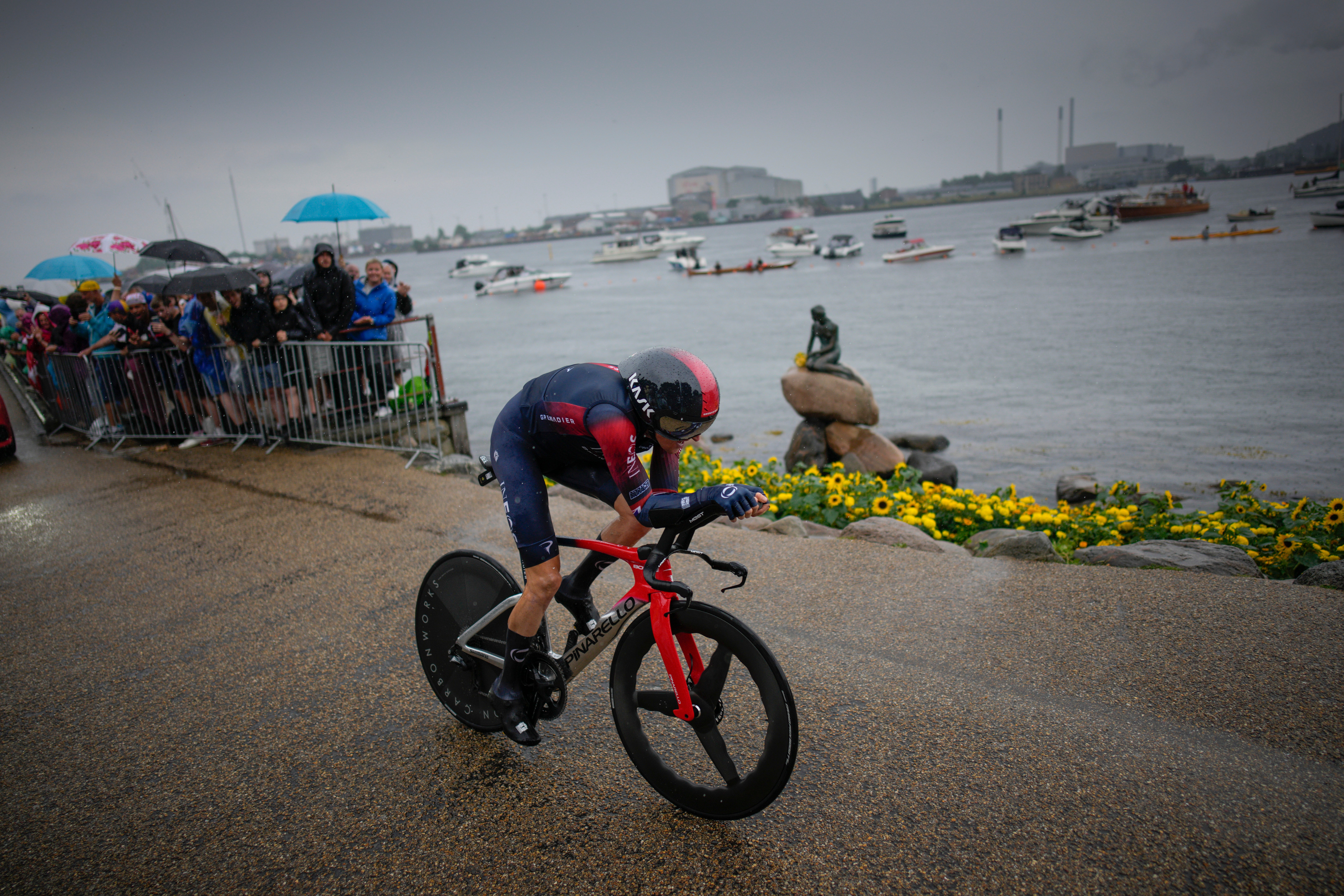 Geraint Thomas forgot to remove his gilet before Friday’s time trial (Daniel Cole/AP)