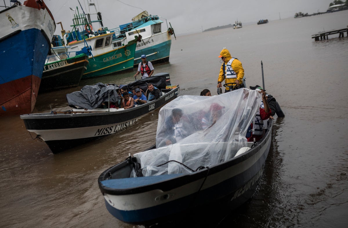 Tropical Storm Bonnie moving over Nicaragua toward Pacific