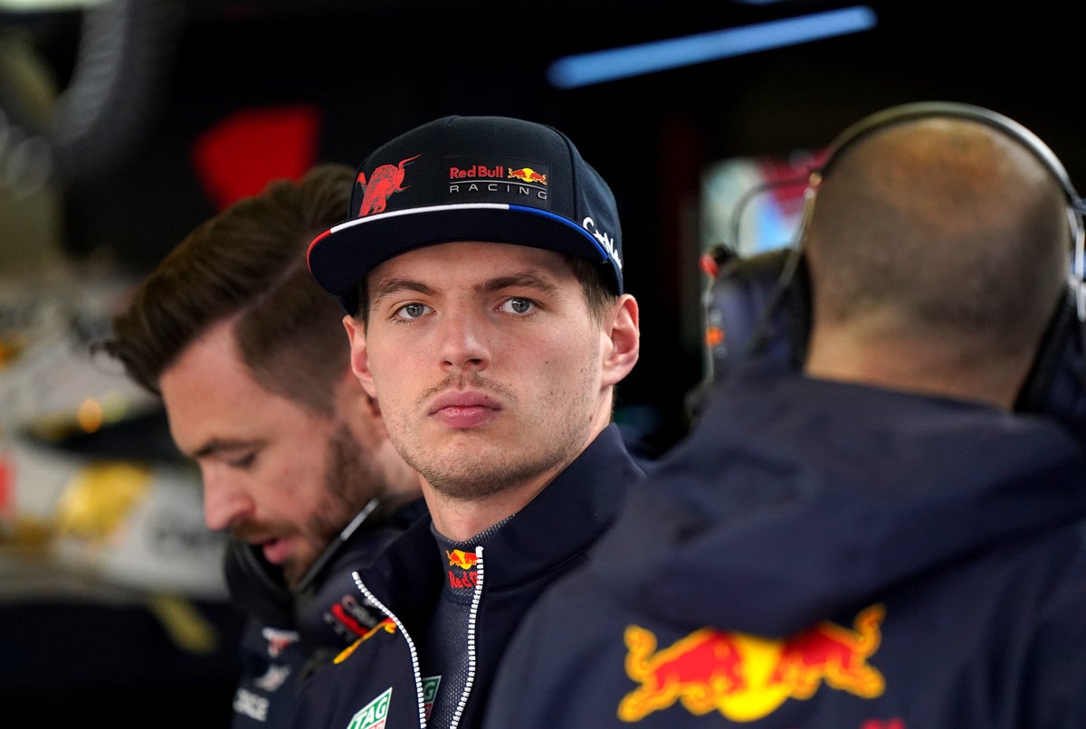 F1 LIVE: British Grand Prix qualifying updates as Max Verstappen fights for pole position at Silverstone