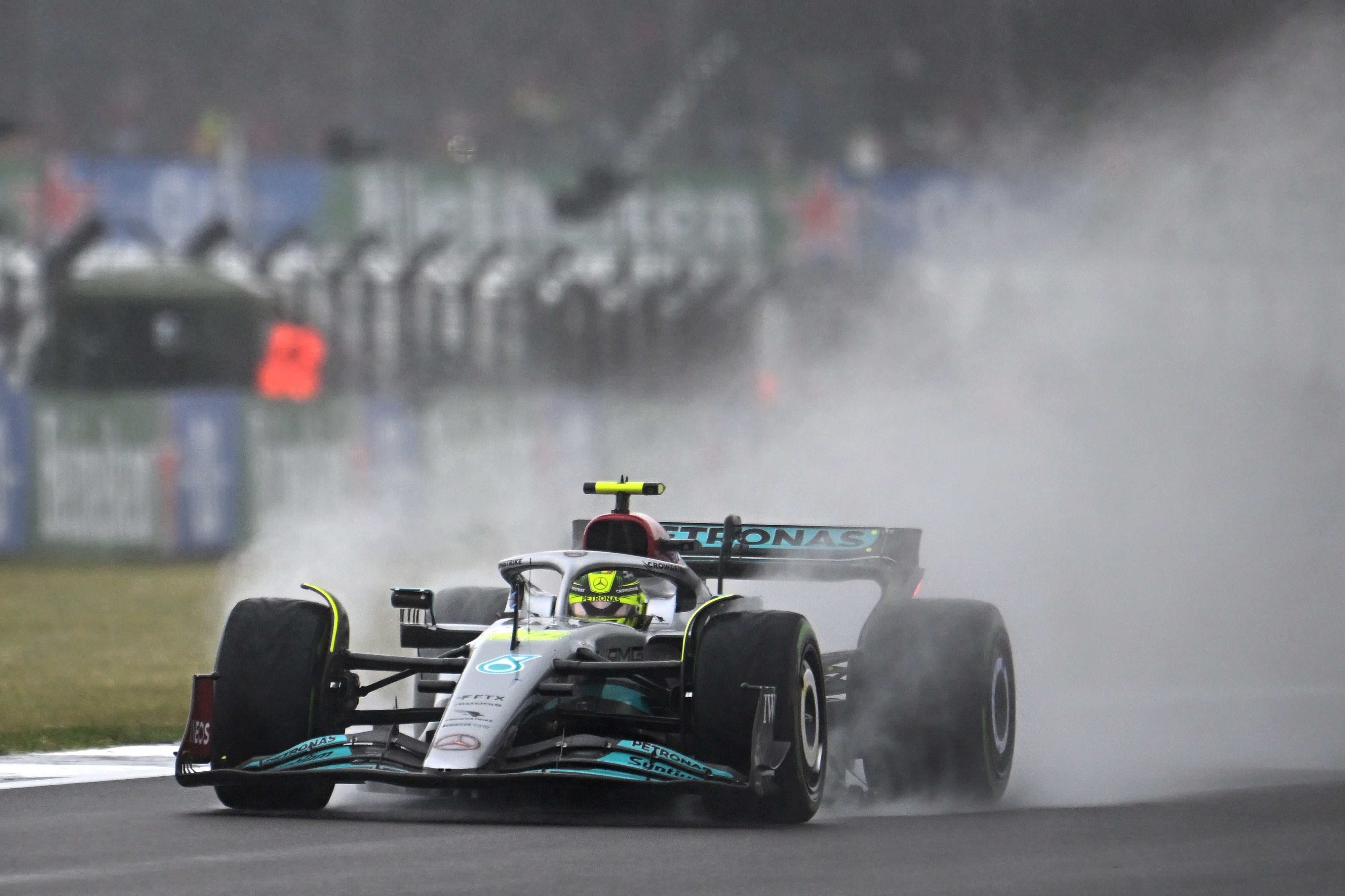 It was ultimately a disappointing qualifying session for both Mercedes drivers