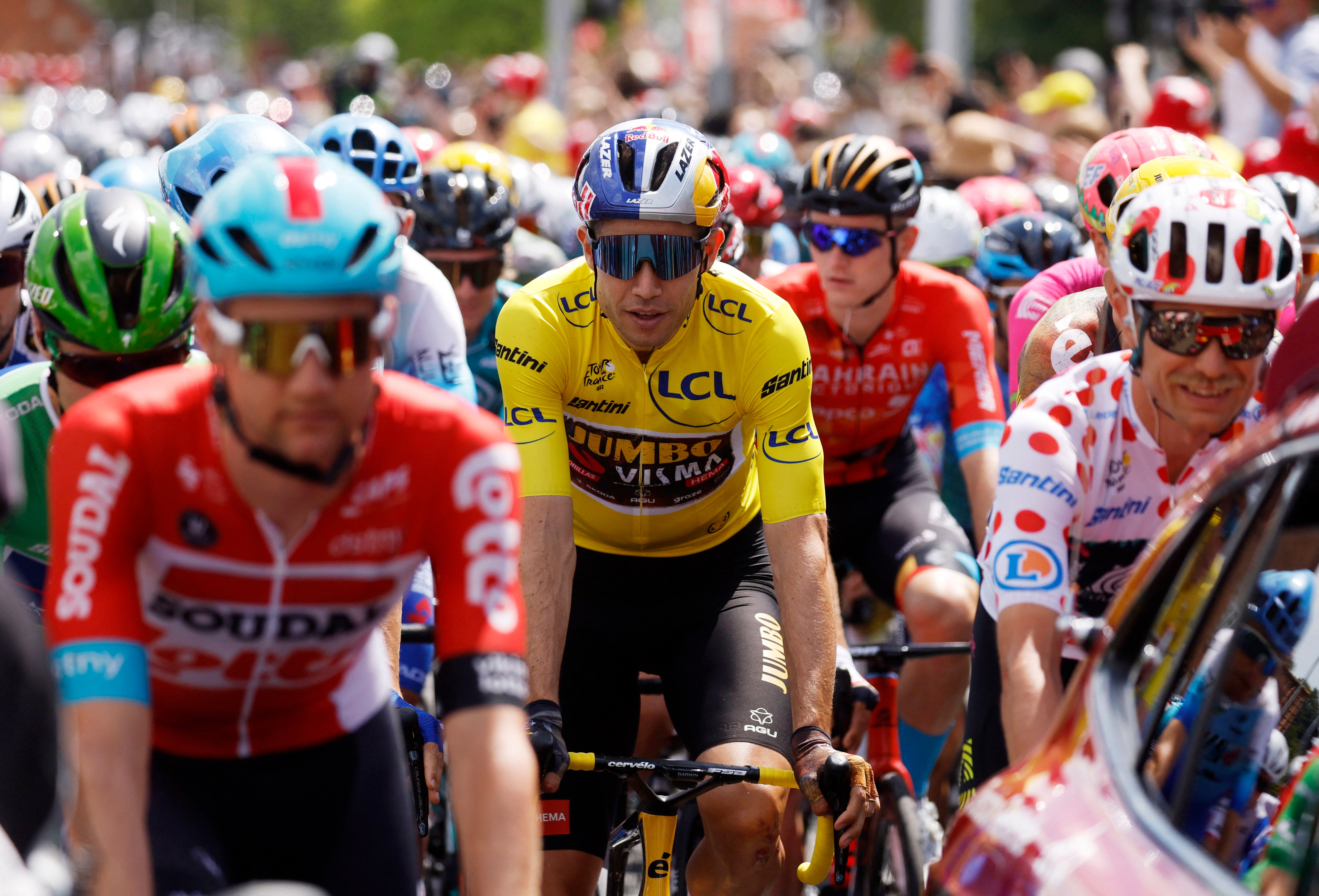 Wout van Aert at the start of stage 3