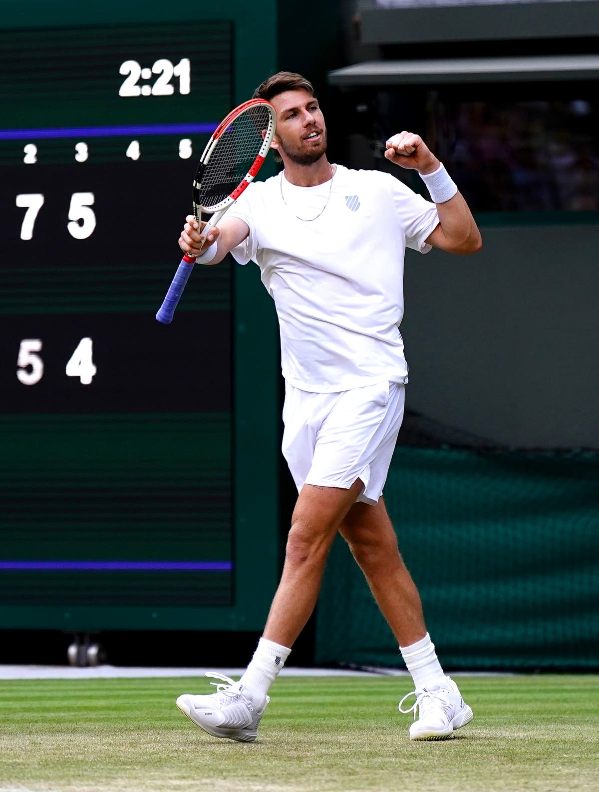 Cameron Norrie reaches first grand slam quarter-final with straight-sets win