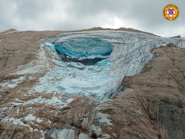 ITALIA-ALPINISTAS MUERTOS