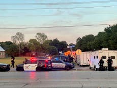 Gunman fatally shoots 2, wounds 3 Texas cops, takes own life