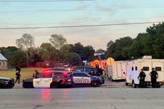 Gunman fatally shoots 2, wounds 3 Texas cops, takes own life