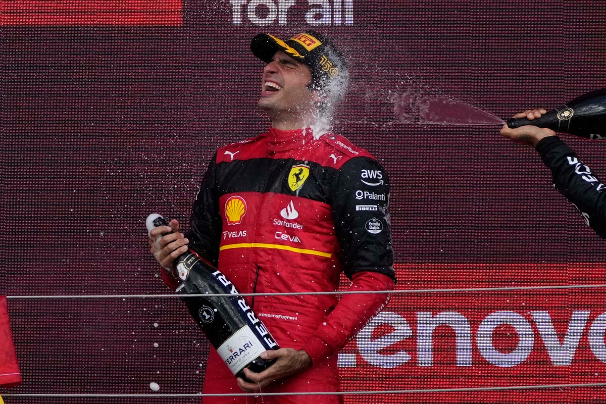 F1 LIVE: Carlos Sainz victory at Silverstone led to Ferrari camp split, claims ex-employee