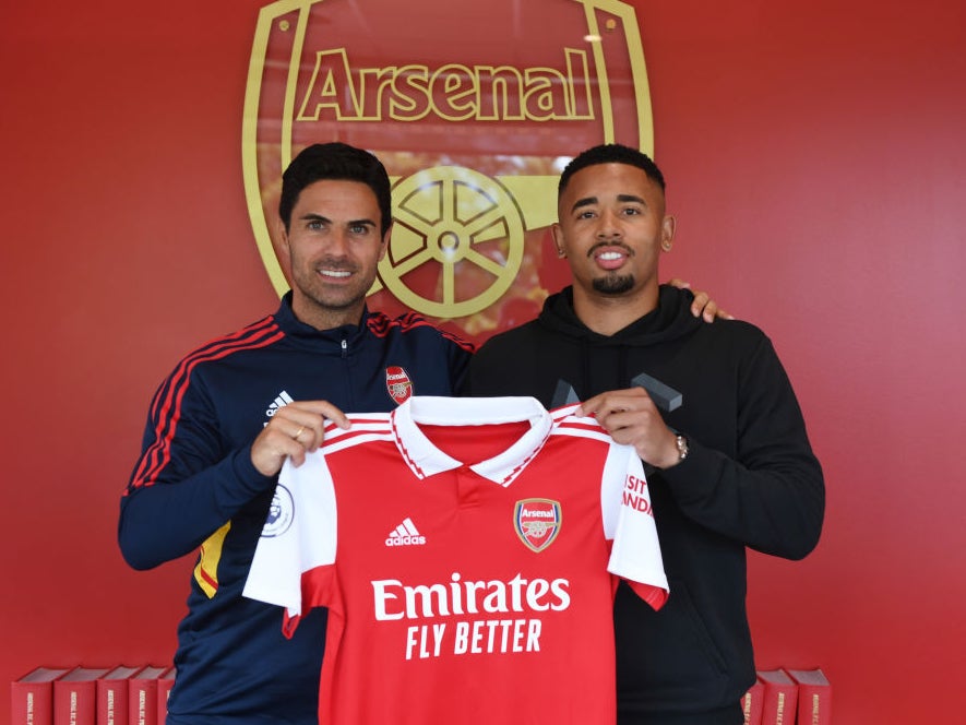 gabriel jesus in arsenal shirt