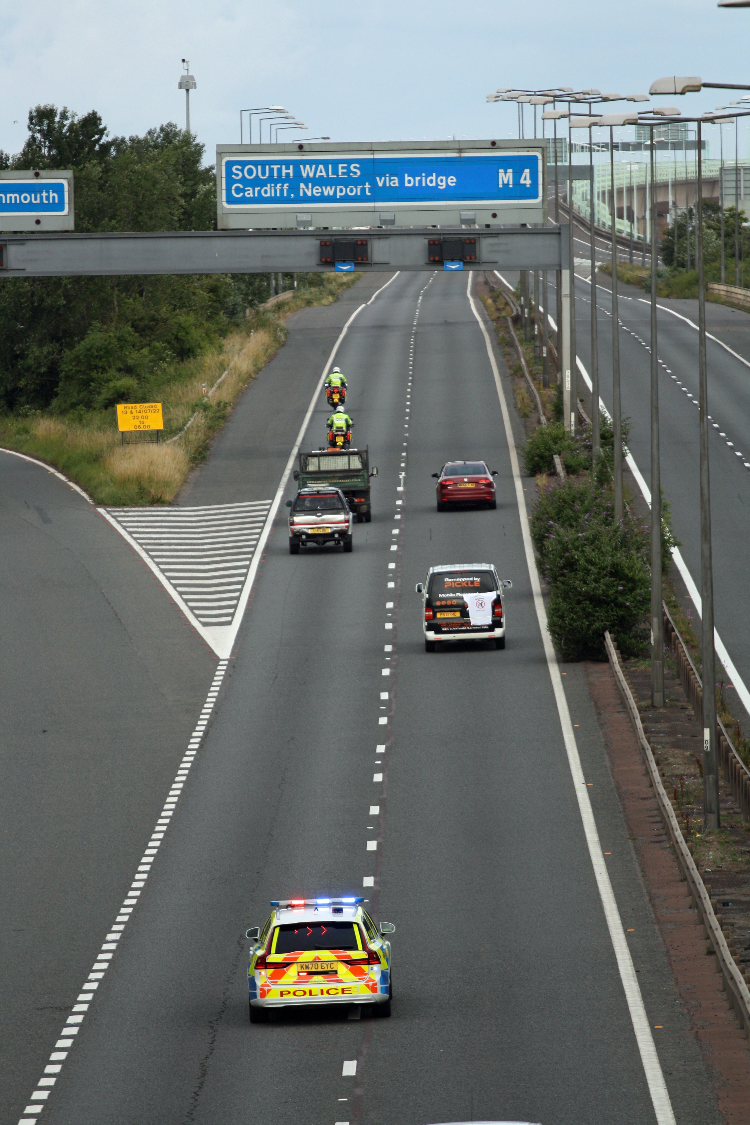 Fuel protesters hold a go-slow protest along the M4 into Wales (Rod Minchin/PA)