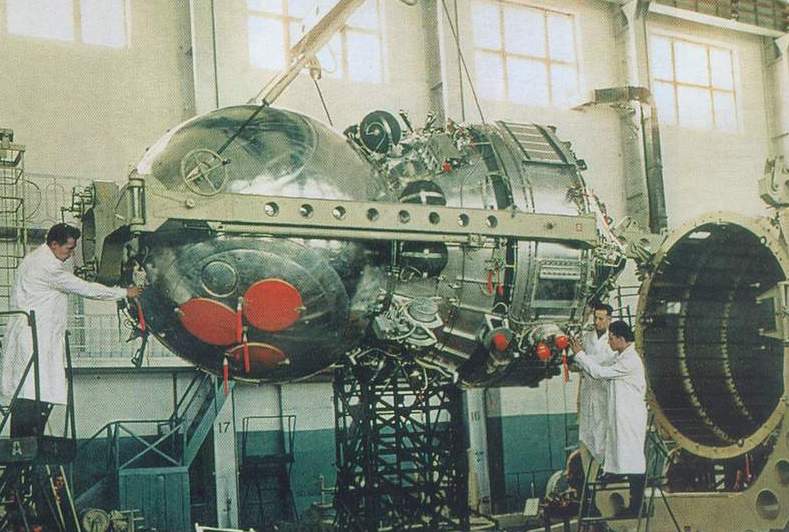 The Soviet Union launched Zenit in 1962