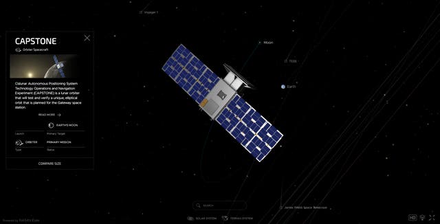 Una ilustración digital de la nave espacial Capstone de la NASA durante su transferencia lunar balística para entrar en órbita alrededor de la Luna en noviembre