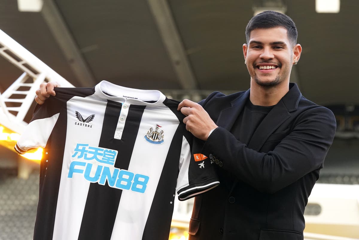Premier League asks clubs to back phasing out gambling firms sponsoring shirts