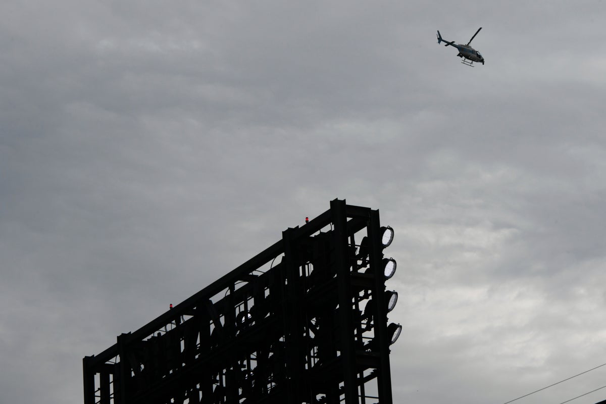 White Sox, MLB decide to play game after parade shooting