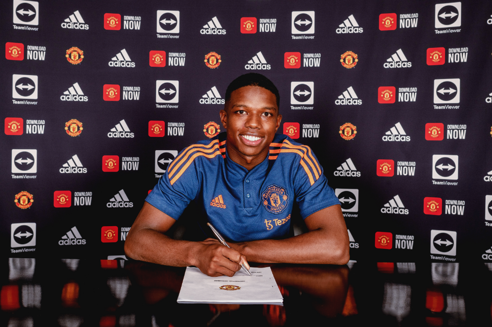 Tyrell Malacia becomes first signing of the Erik ten Hag era at Manchester United
