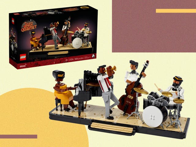 <p>The 1,606-piece set features the whole band </p>