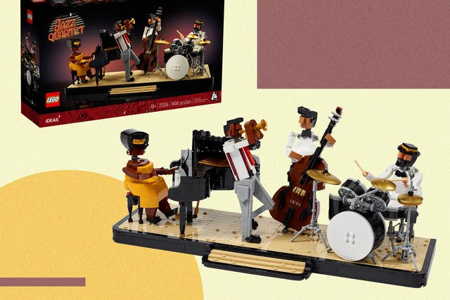 <p>The 1,606-piece set features the whole band </p>
