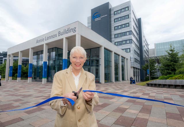 Annie Lennox cuts the ribbon at the building named after her (Credit: Glasgow Caledonian University)