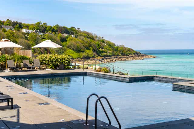<p>Sit back and relax at the swimming pools in these UK hotels</p>
