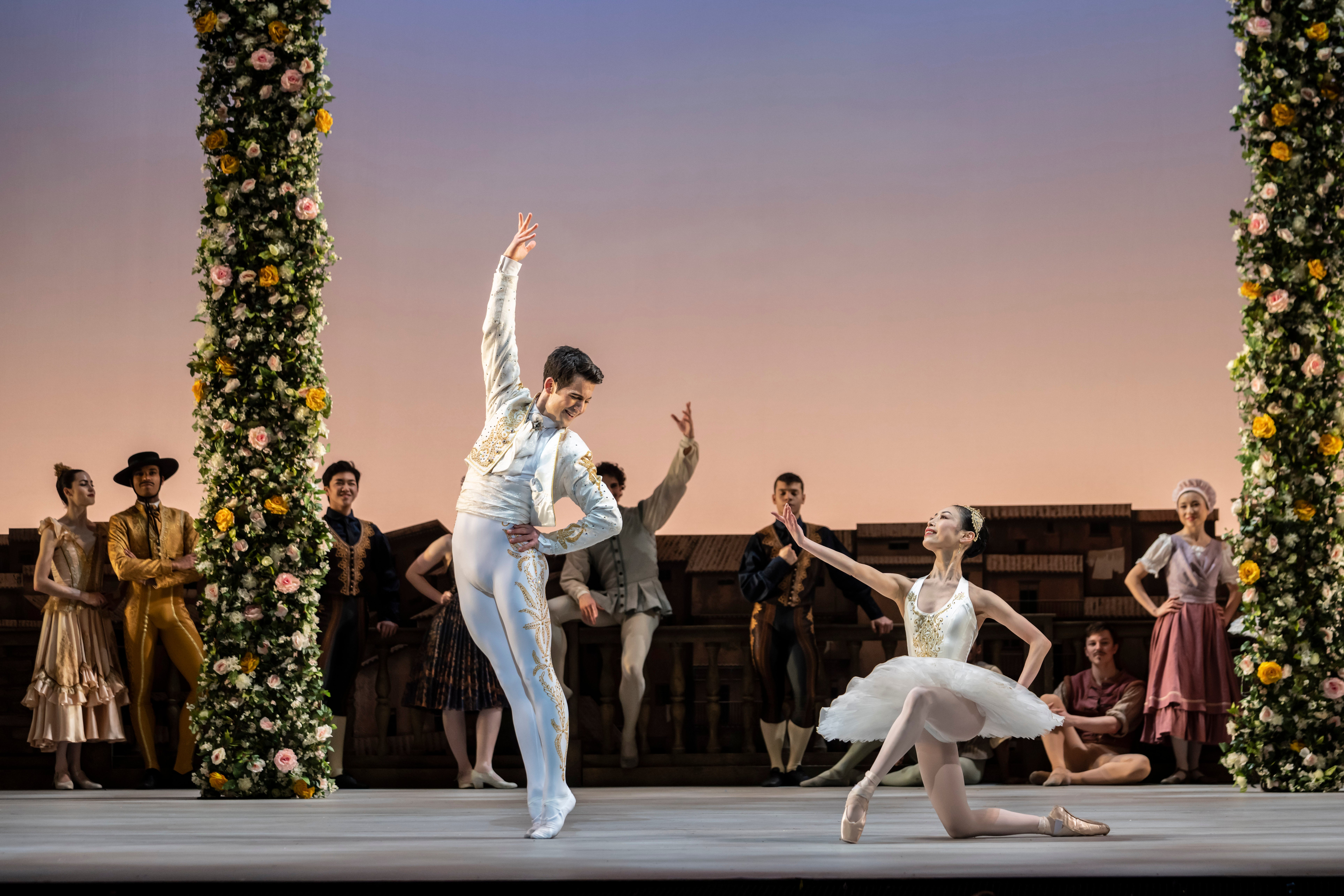 Momoko Hirata as Kitri and Mathias Dingman as Basilio, with Artists of Birmingham Royal Ballet in Don Quixote