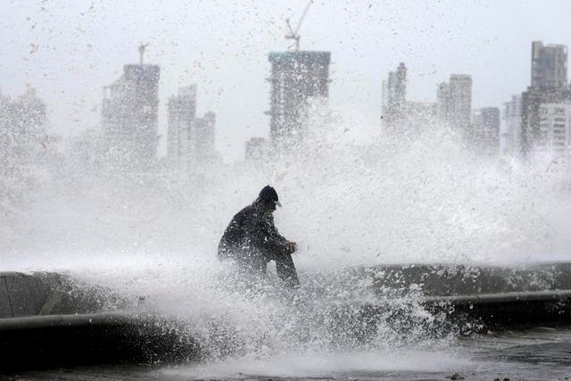 <p>High tide waves on the Arabian Sea coast during monsoon rains in Mumbai</p>