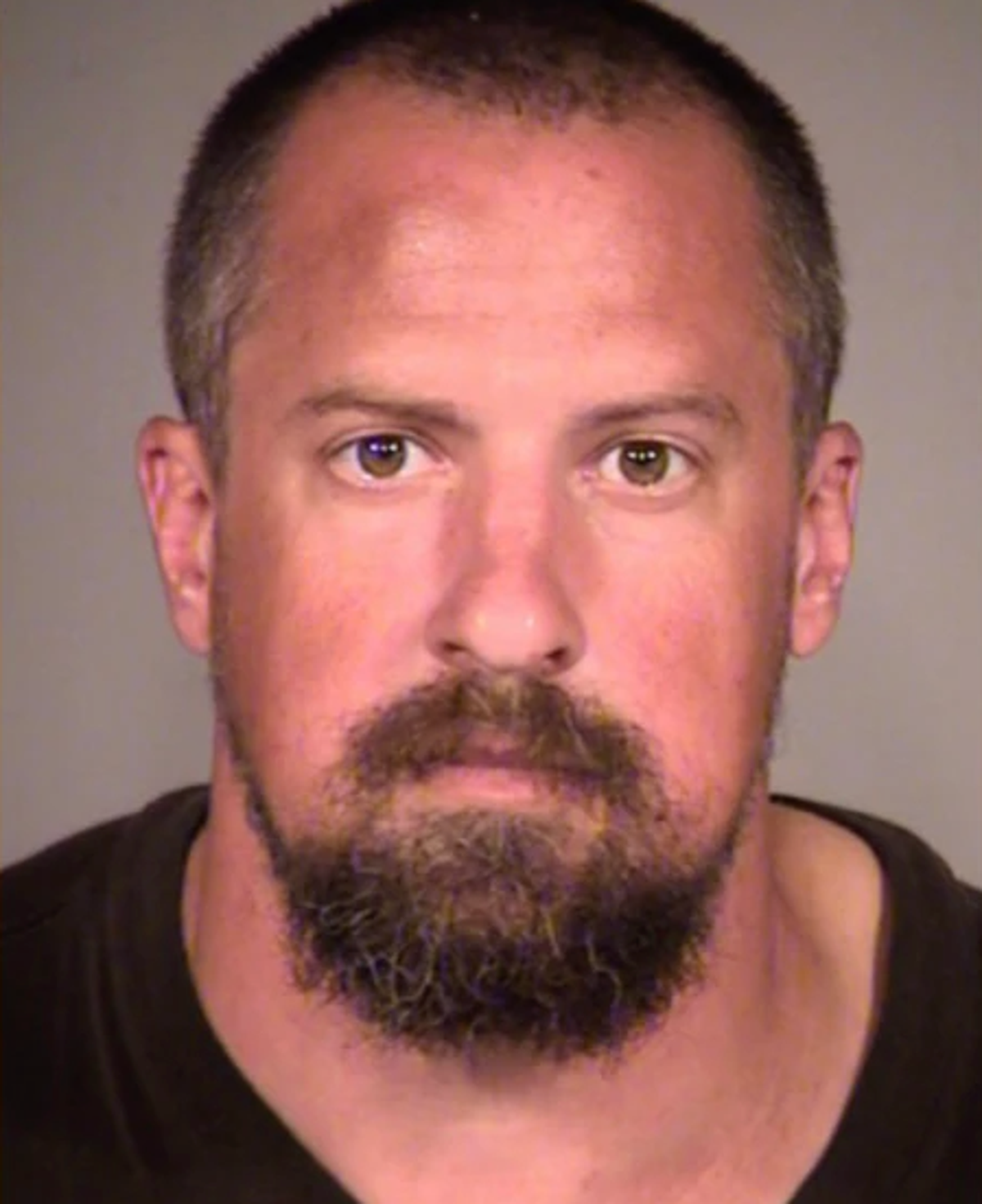 Portlandlı adam, baba ve 5 yaşındaki kızına Japon olduklarını düşündüğü için saldırmakla suçlandı