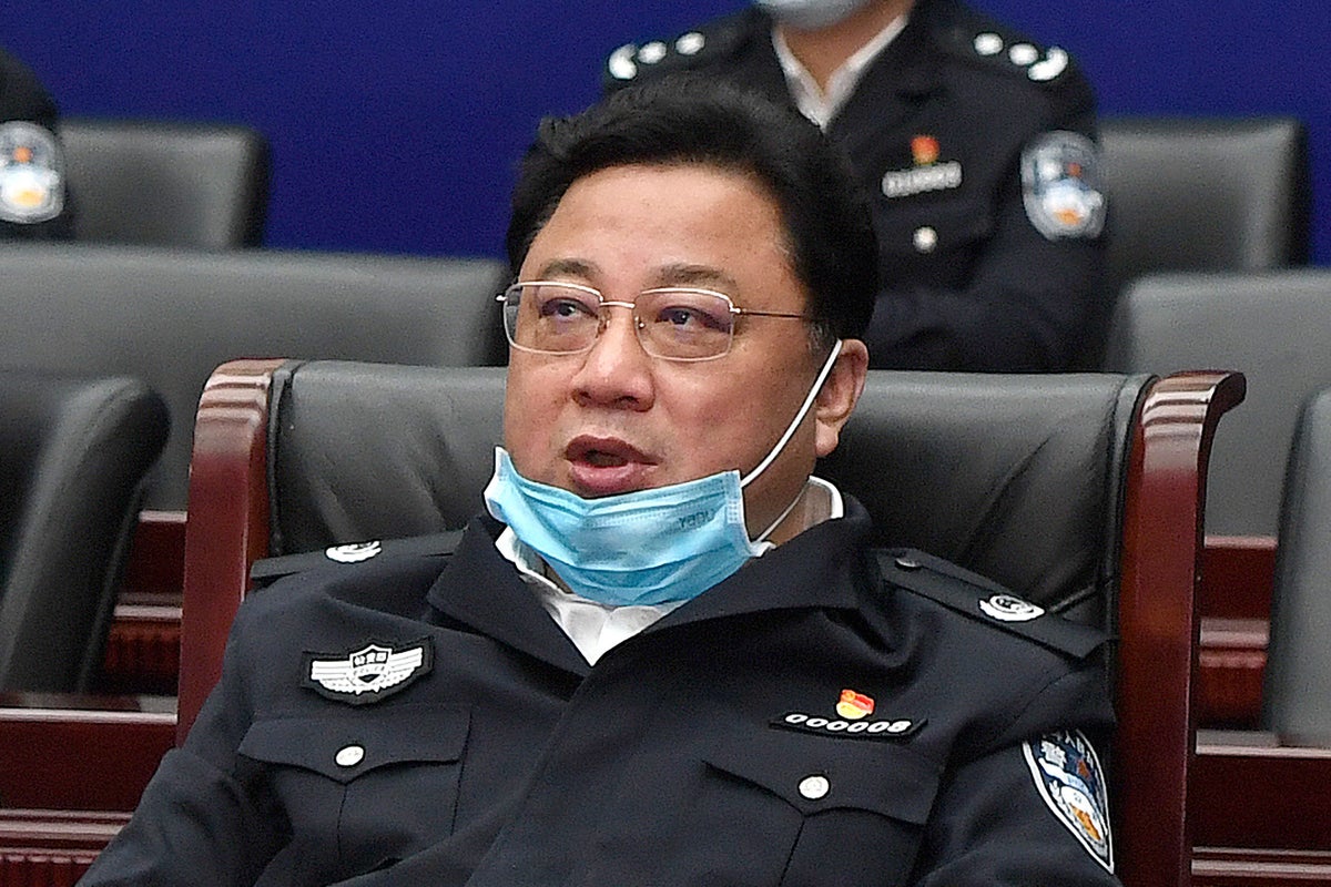 Çin'in eski kamu güvenliği bakan yardımcısı yolsuzluktan yargılanıyor