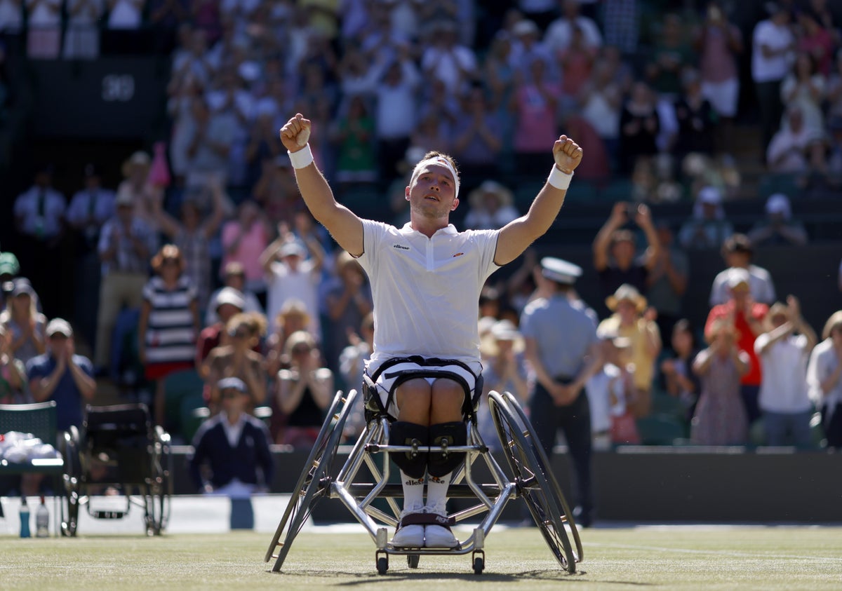 Alfie Hewett puts on a show for Court One crowd with superb semi-final comeback