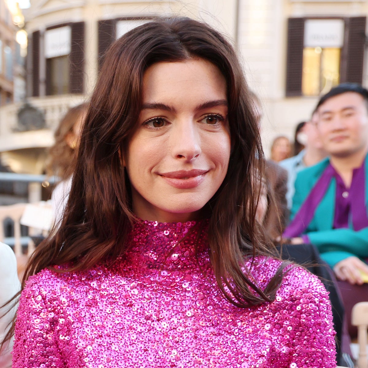 Anne Hathaway praised for 'Barbie' pink look at Valentino Couture show | The Independent Anne Hathaway praised for 'Barbie' pink look at Valentino Couture show | The Independent