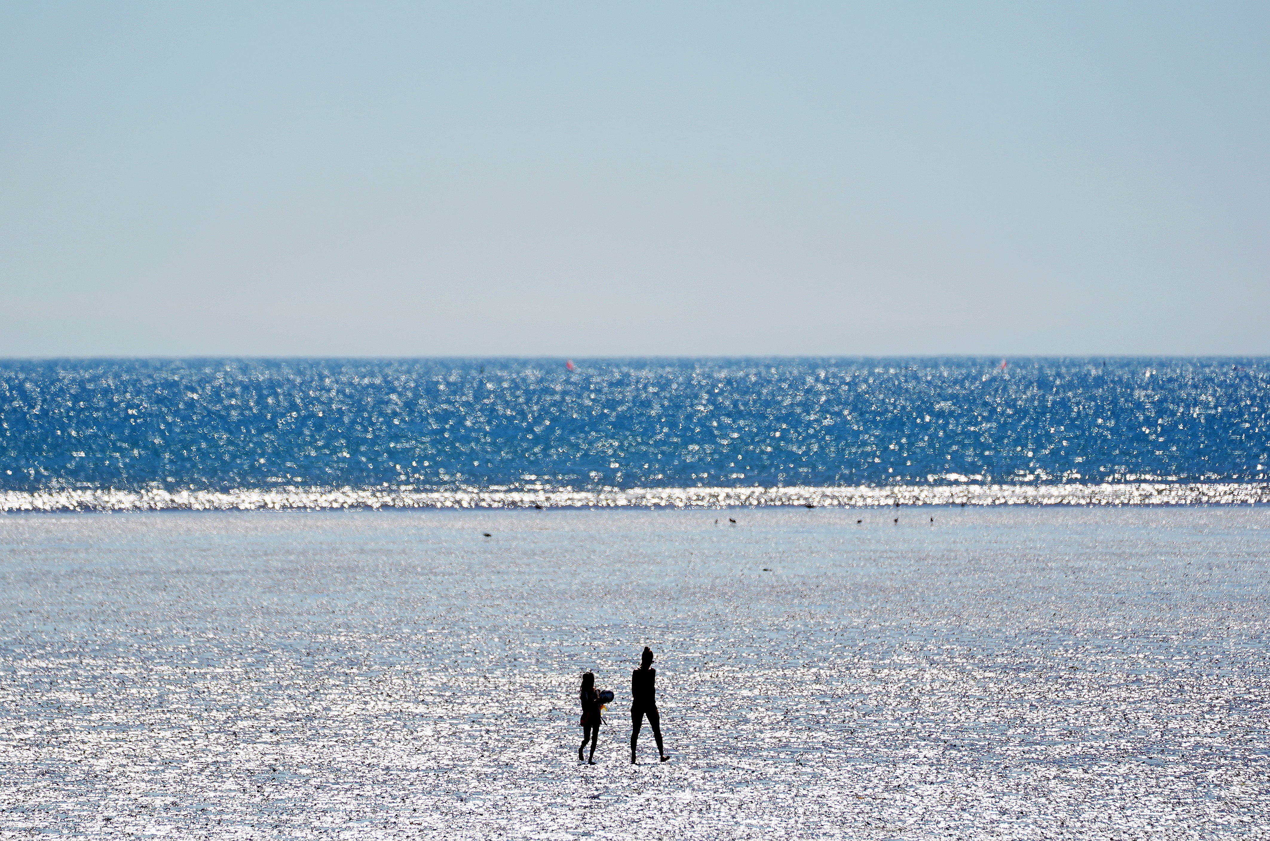 Britain to bask in ‘wall-to-wall sunshine’ amid 32C heatwave