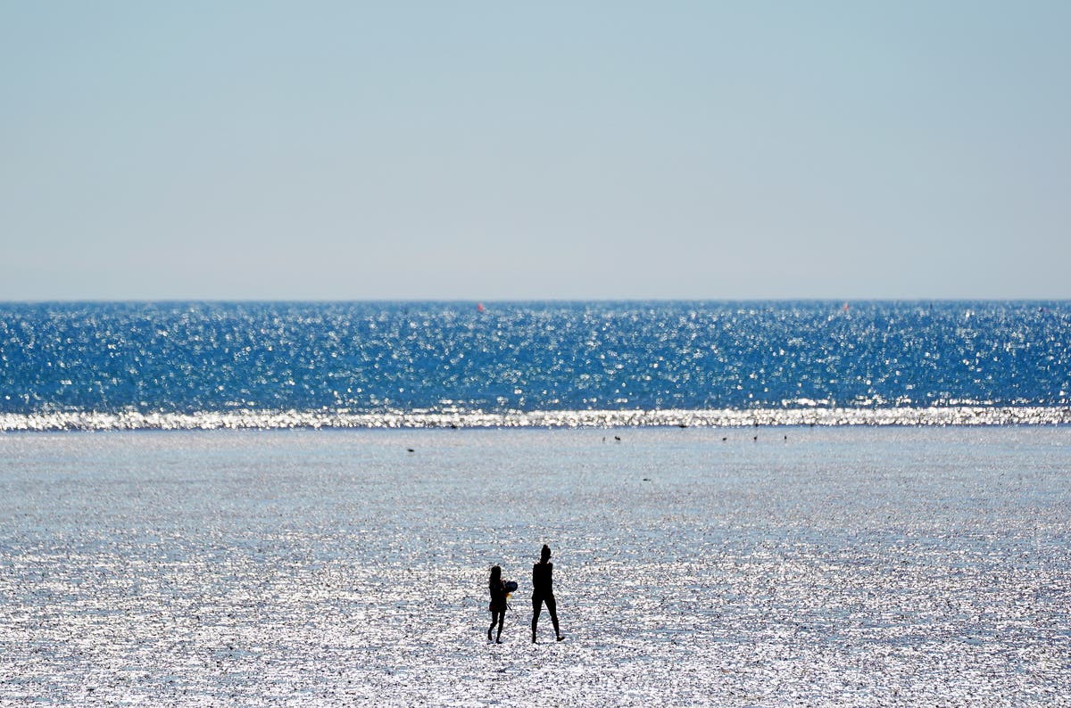 Britain to bask in &lsquo;wall-to-wall sunshine&rsquo; amid 32C heatwave