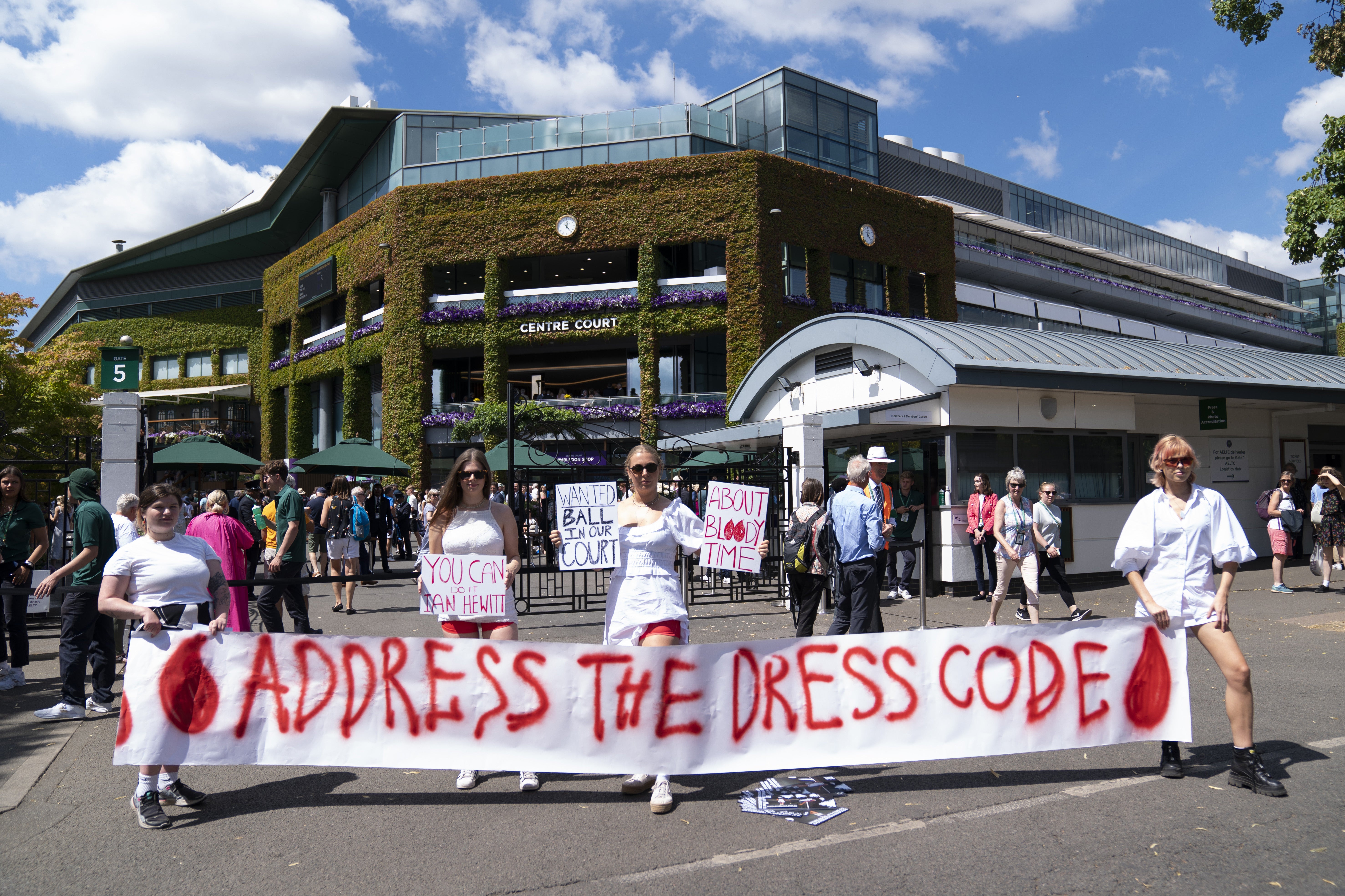 Dress code at wimbledon cheap centre court