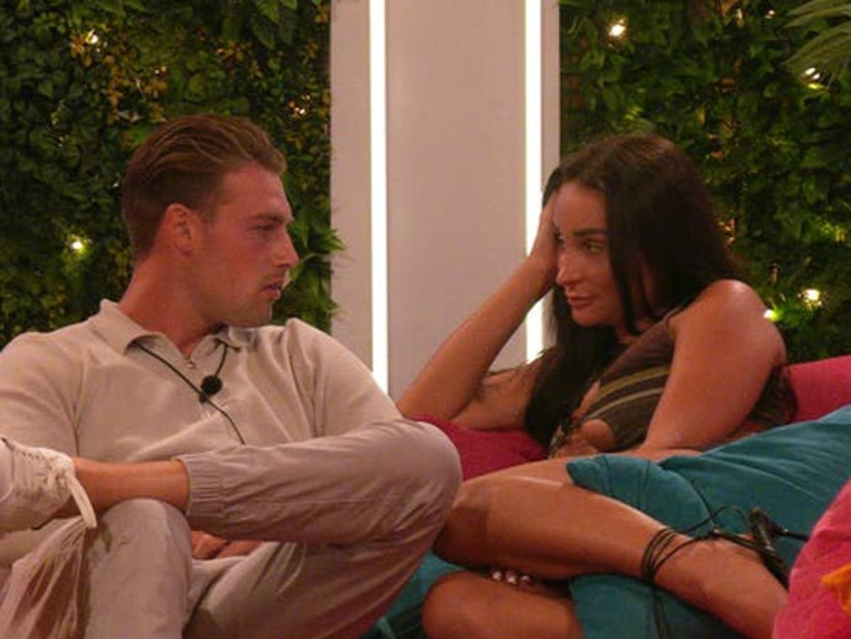 Love Island viewers praise baker for cake inspired by Andrew’s ‘t*t’ remark