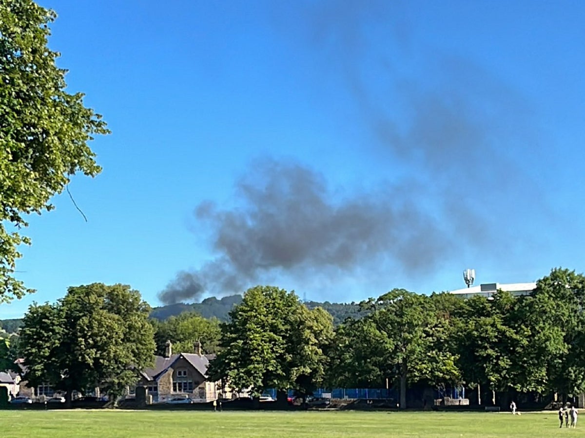 Sheffield fire: ‘Very large’ explosion at industrial building as neighbours warned to stay indoors