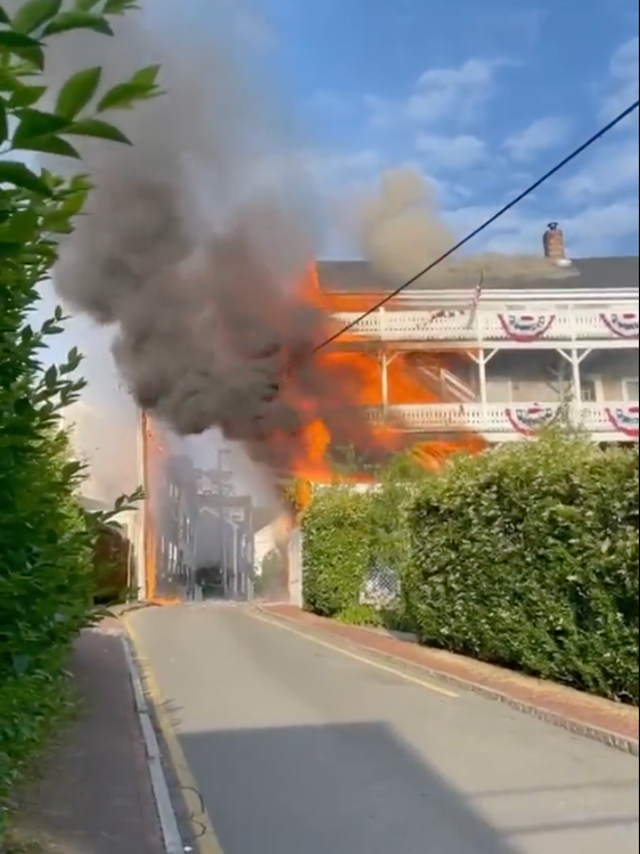 <p>The historic Veranda House Hotel on Nantucket Island caught fire on Saturday morning</p>