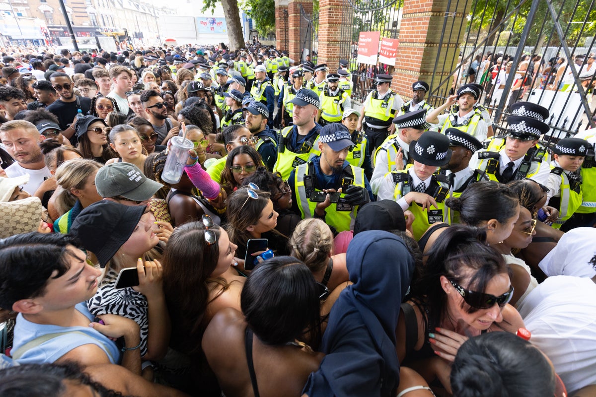 Police help manage Wireless Festival crowds ahead of Nicki Minaj performance