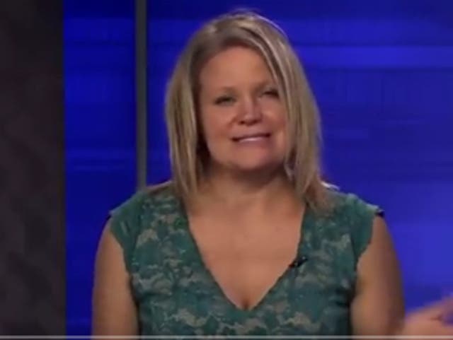 Heather Kovar apareció despeinada y distraída durante las noticias de la noche en CBS Albany