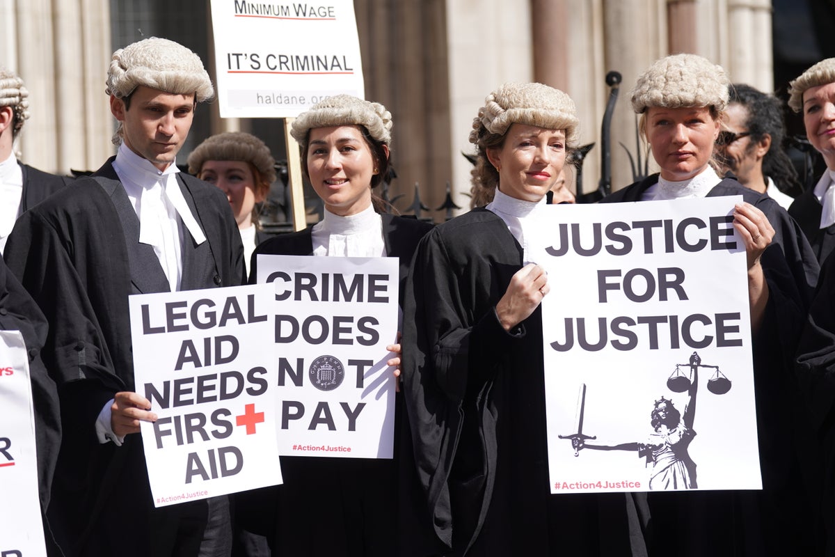 Barristers’ strike disrupts more than 6,000 court hearings in first 19 days as action escalates