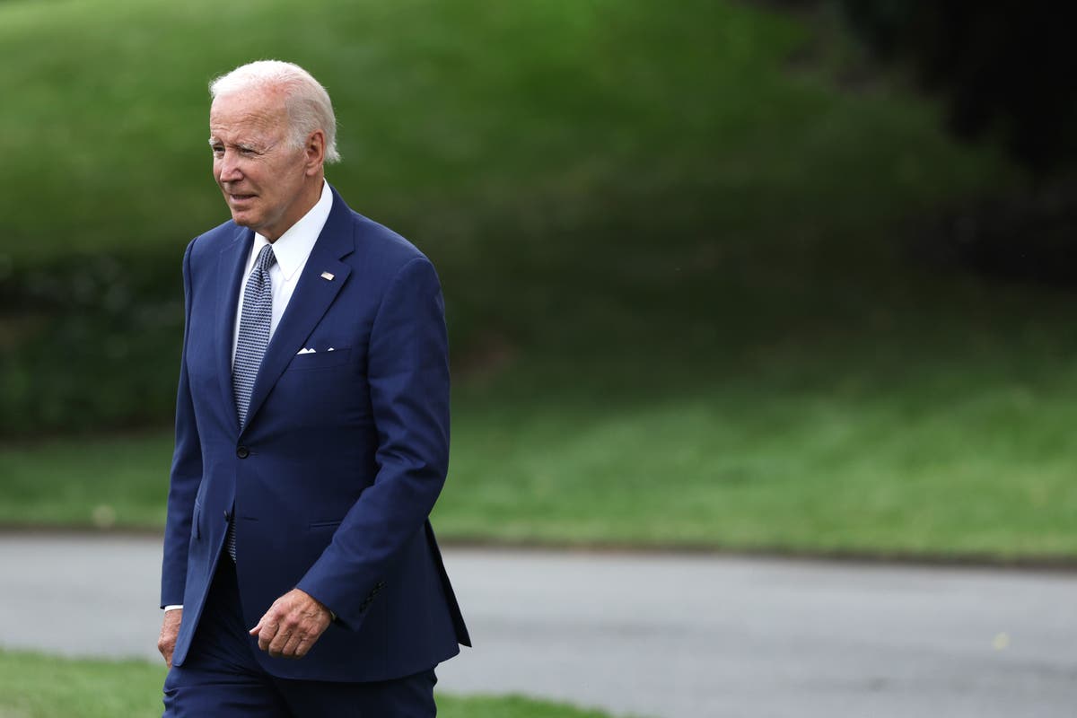 Biden tells demonstrators to ‘keep protesting’ Dobbs decision as poll shows economy still trumps abortion