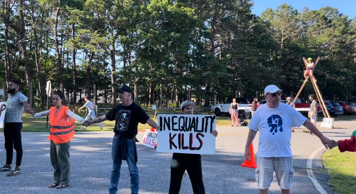 Climate protestors block airport for private jets and helicopters in ritzy Hamptons