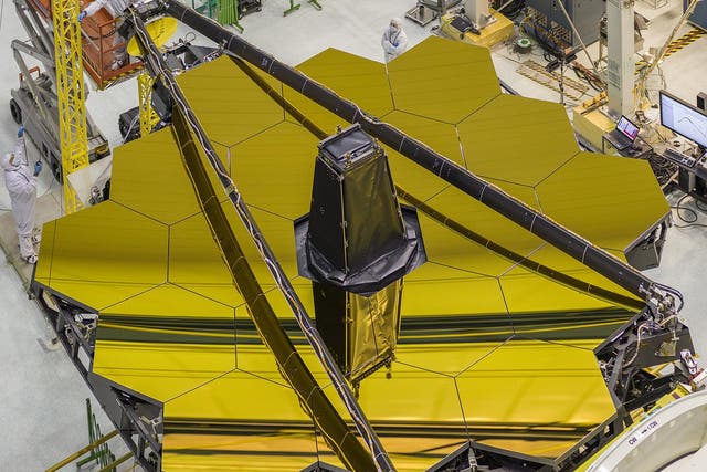 <p>El espejo primario del Telescopio Espacial James Webb </p>