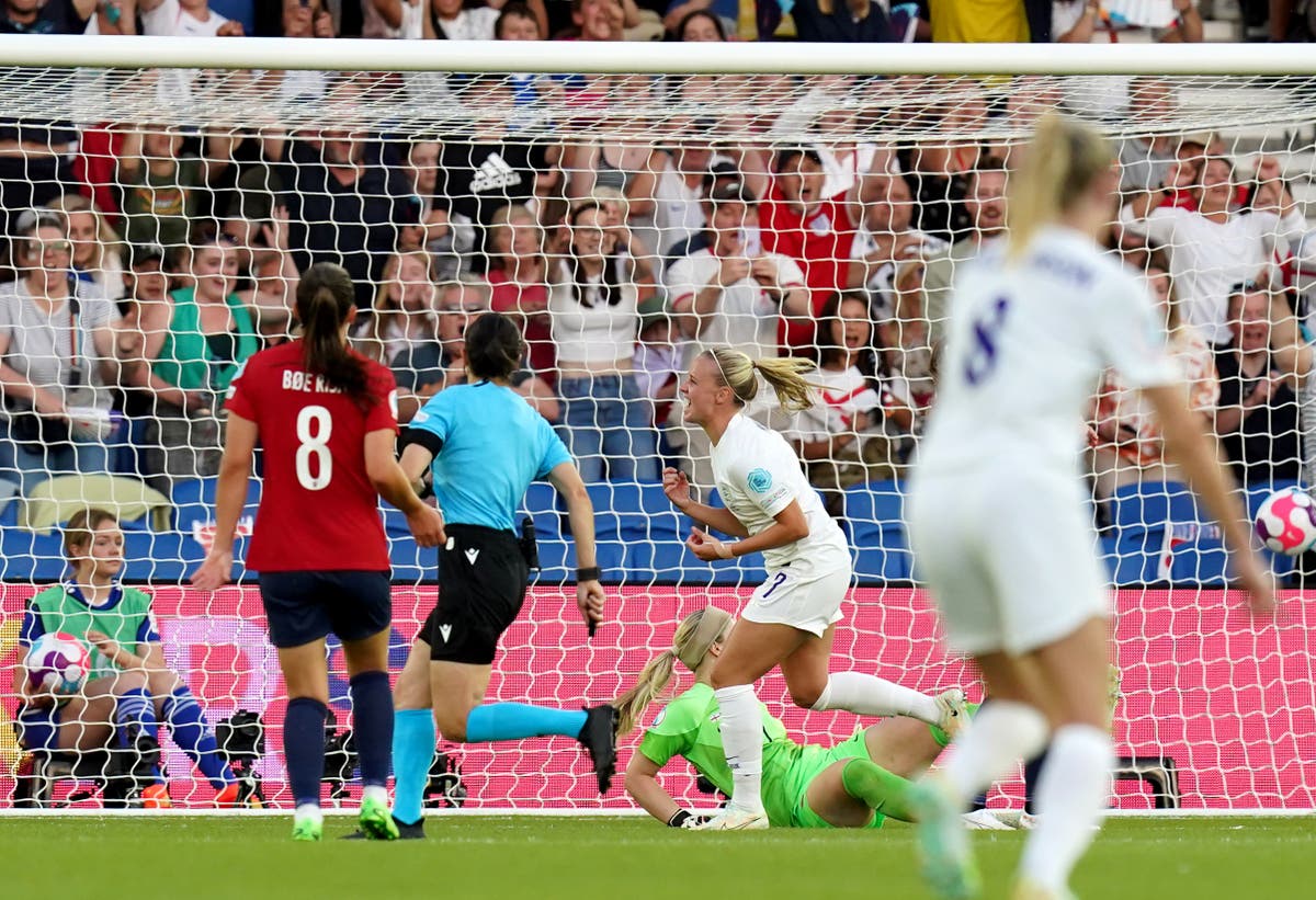 Beth Mead hailed after hat-trick inspires England to thumping win over Norway