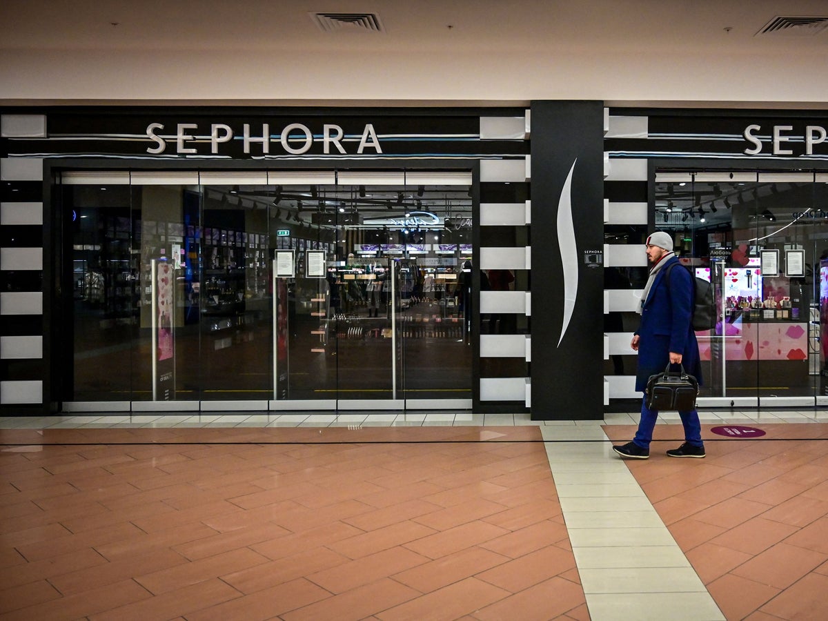 Report: Sephora Stores Reopen in Russia as Ile de Beauté