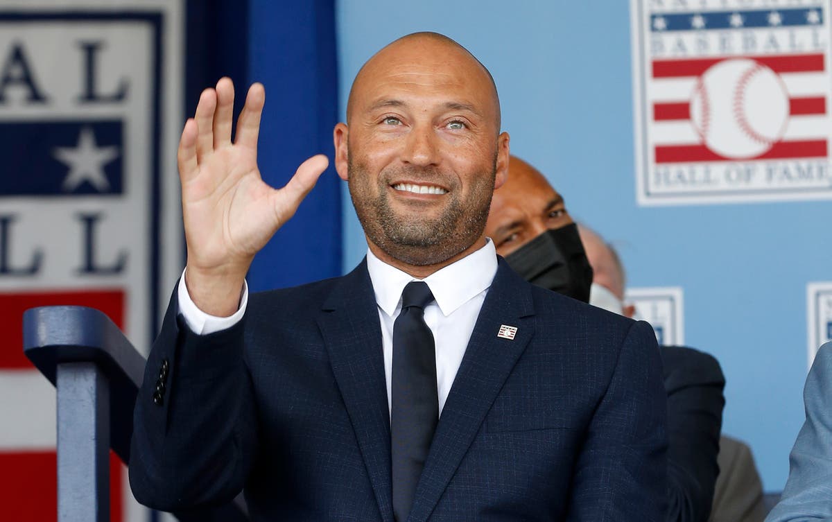 Derek Jeter denies rumour he gave gift bags with signed baseballs to women  he dated: 'Never happened