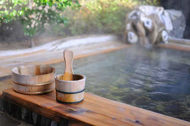 <p>Japan’s ‘onsen’ baths come wrapped in nature</p>