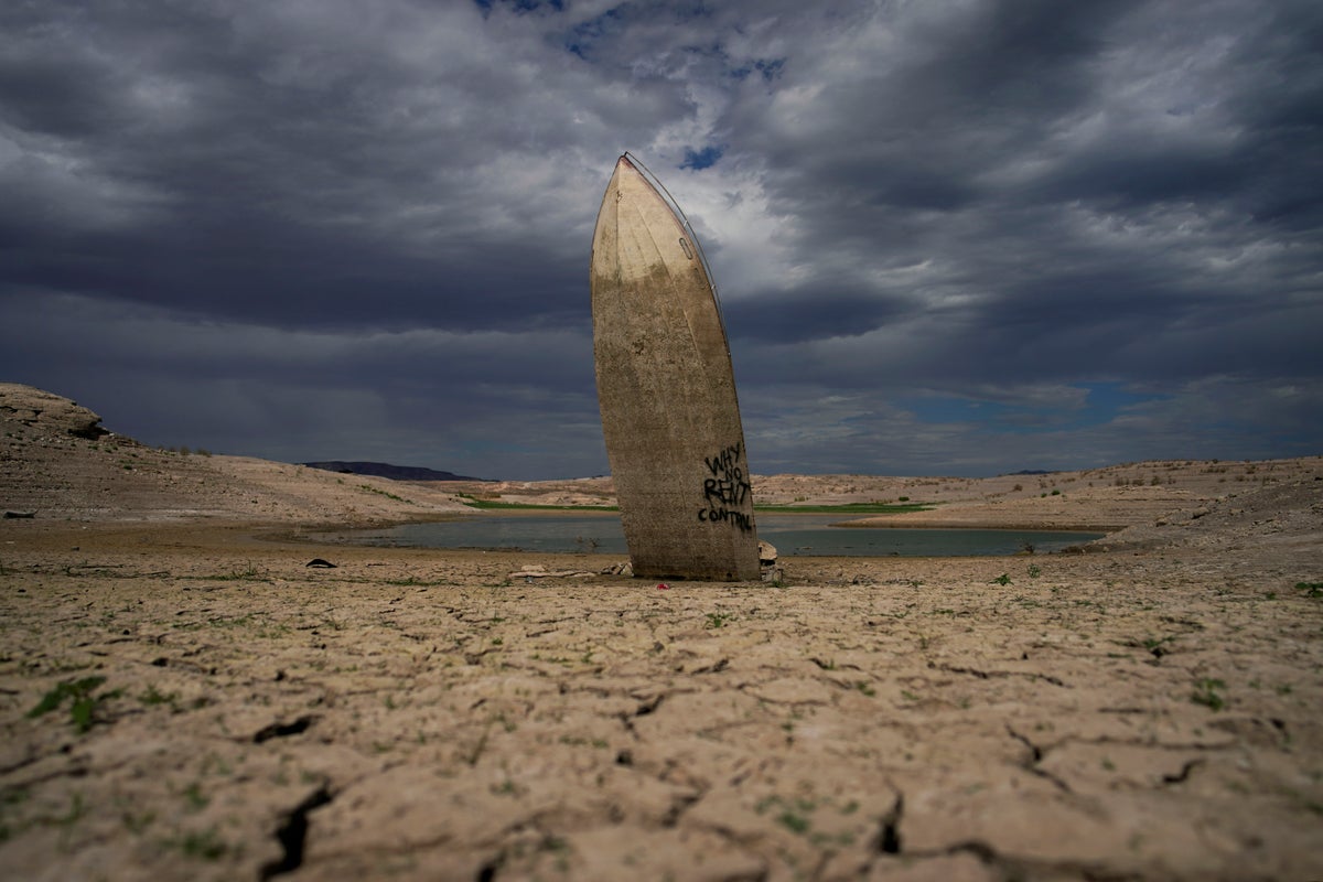 Terrifying Lake Mead photos show how bad the drought has gotten | The  Independent
