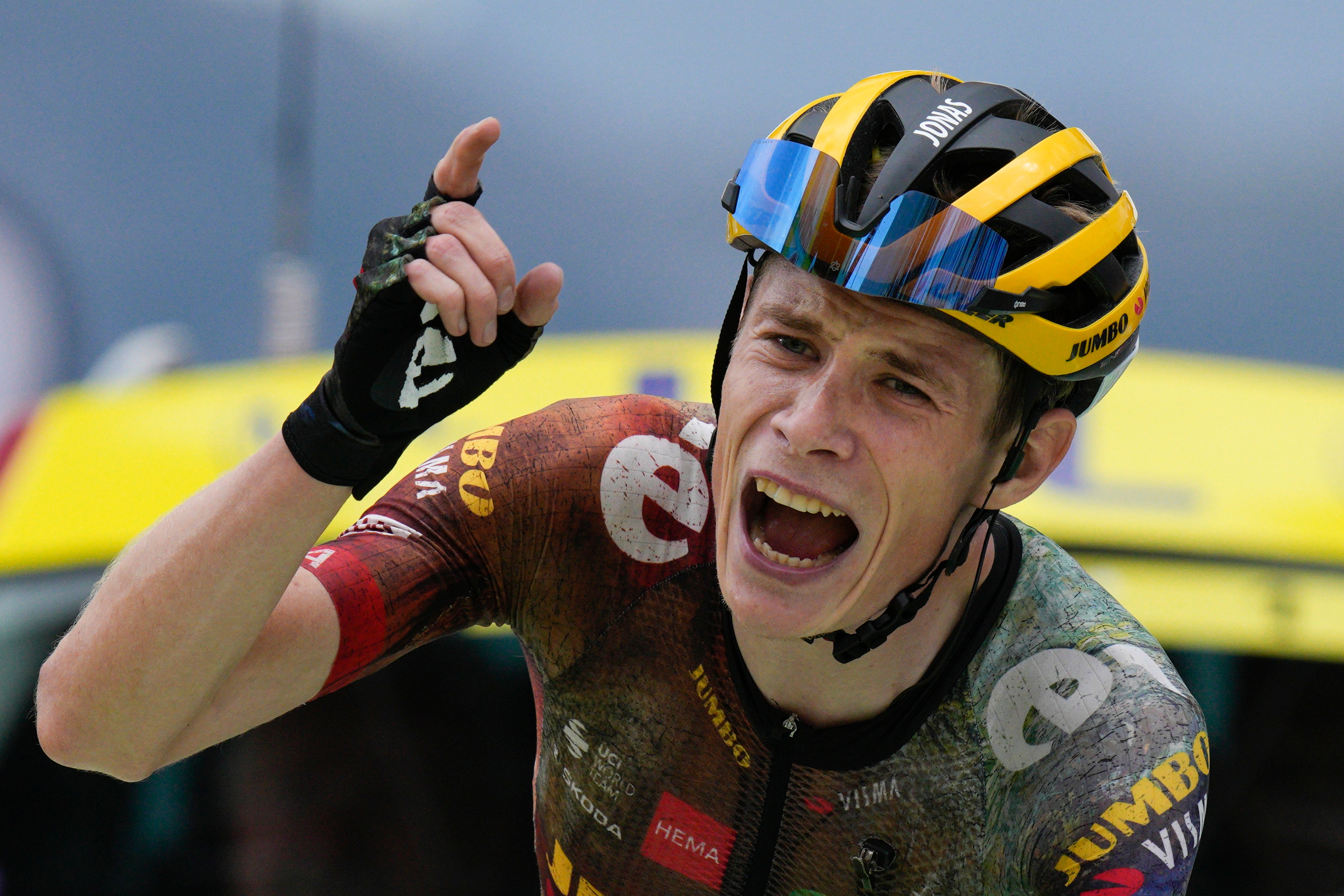 Jonas Vingegaard takes yellow jersey as Tadej Pogacar feels Tour de France  pressure