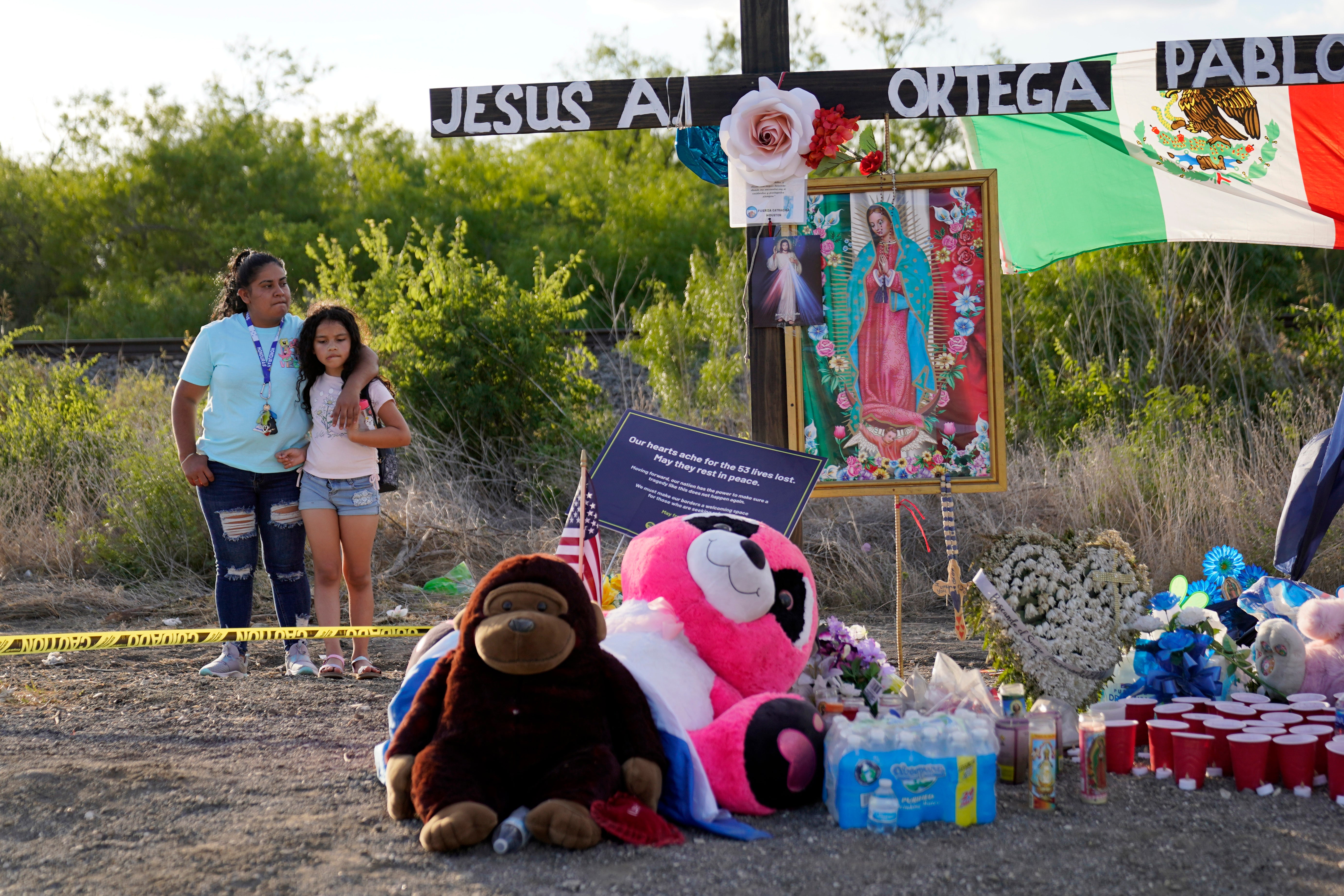 Mexico returns 8 bodies of migrants in Texas truck tragedy The Independent photo