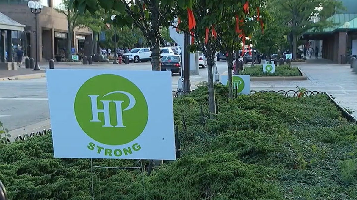 Highland Park: Candlelit vigil to be held for victims of shooting