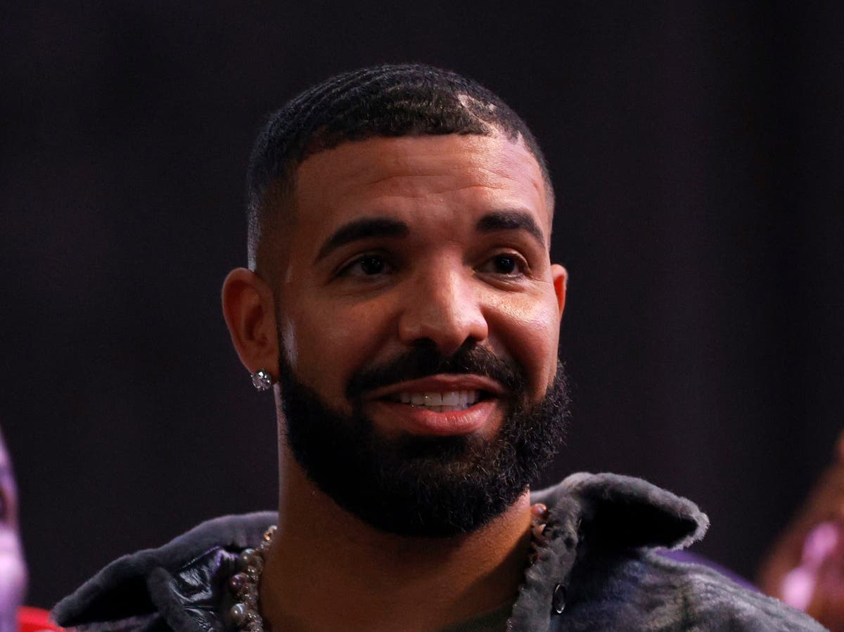 Drake Fans React To ‘hilarious’ Viral Video Of Rapper Dodging Bees In ...